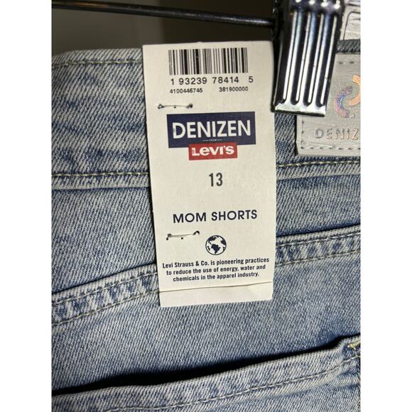 Denizen Levi's Mom Shorts Light Wash Blue Distressed High Rise size 13 NWT - Picture 5 of 5
